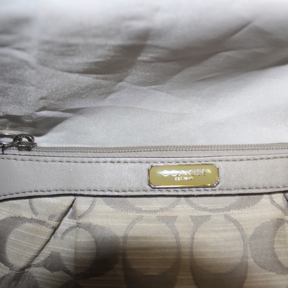 Coach Wristlet - Picture 10 of 14